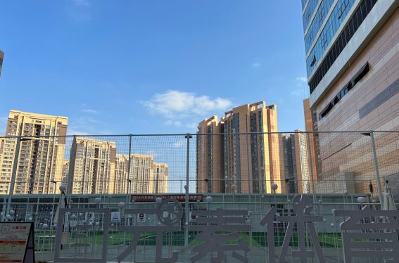 昆明官渡元素体育0.3空中足球场